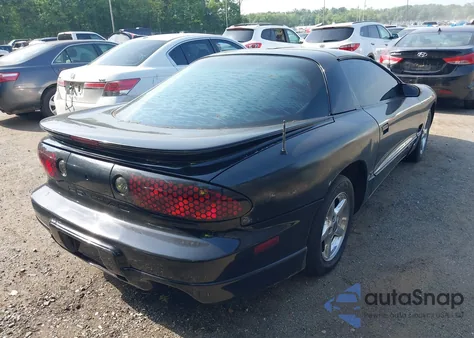 2000 Pontiac Firebird z USA, uszkodzony, nr VIN 2G2FS22K2Y2168428